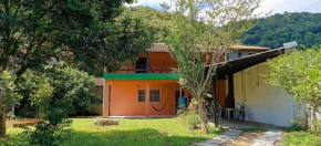 Sobrado para 9 pessoas em Ubatuba meio a natureza